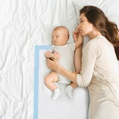 Giá tốt Bệnh viện dành cho trẻ em và người lớn Tấm lót lót y tế dùng một lần thấm 65 * 51CM 7ply trực tuyến