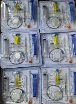Giá tốt Bộ dụng cụ CVC vô trùng với ống thông quang kép 8 Fr x 20 cm và kim giới thiệu 18 GA cho ICU và sử dụng phẫu thuật trực tuyến